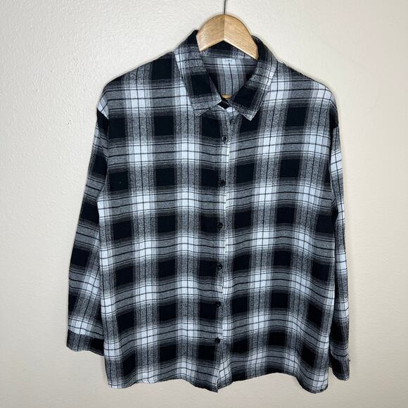 Black and White Plaid Long Sleeve Button Up Small - Picture 1 of 10